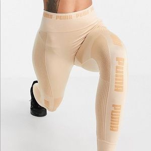 Puma Seamless Leggings and top in Soft Beige